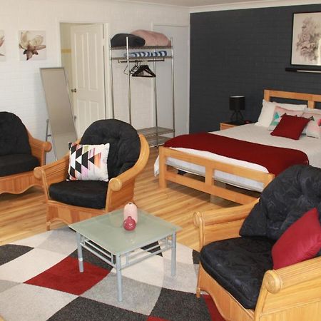 Salamander Beach Accommodation - Adults Only Salamander Bay Dış mekan fotoğraf
